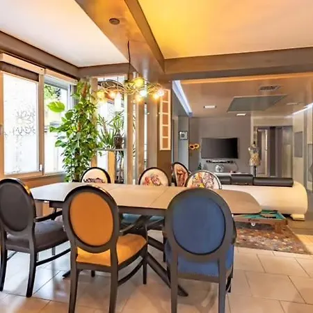 아파트 Dans A Parkings *